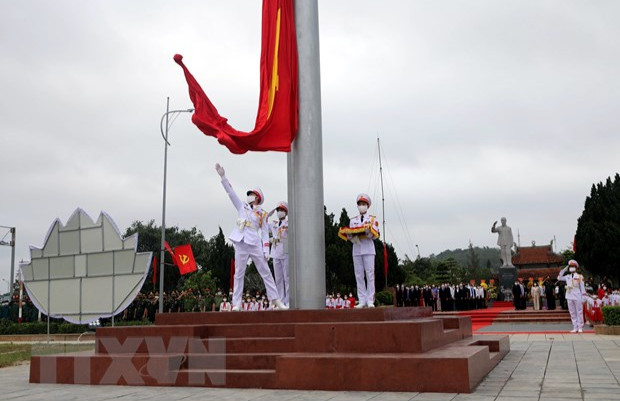 Thiêng liêng Lễ thượng cờ và khánh thành cột cờ Tổ quốc trên đảo Cô Tô