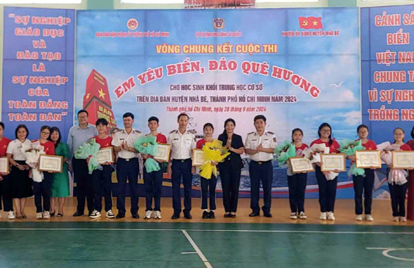 Hơn 10.000 học sinh ở TP Hồ Chí Minh tham gia cuộc thi ‘Em yêu biển đảo quê hương’