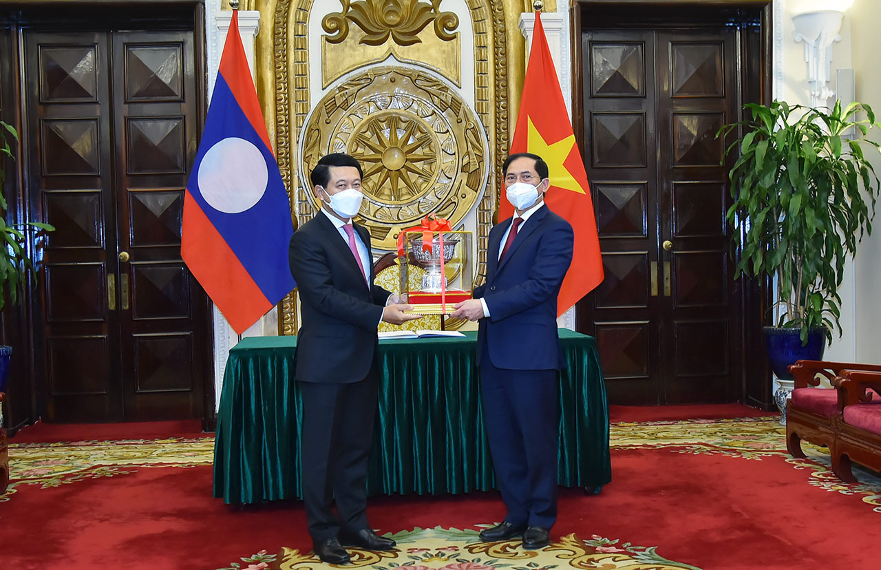 Bộ trưởng Ngoại giao Lào thăm chính thức Việt Nam, đồng chủ trì Tham vấn cấp Bộ trưởng Ngoại giao Việt Nam – Lào lần thứ 8