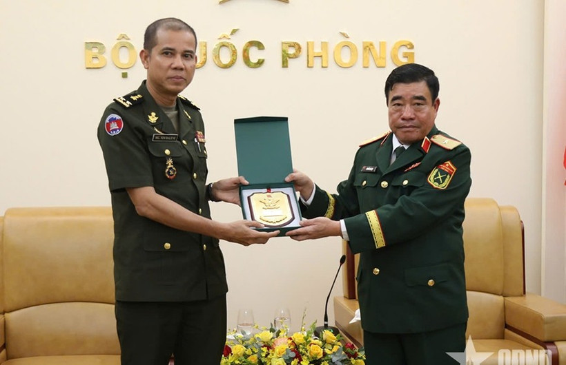   Tăng cường hợp tác quốc phòng giữa Việt Nam và Campuchia