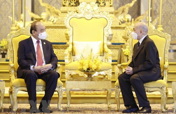 Chủ tịch nước Nguyễn Xuân Phúc hội kiến với Quốc vương Campuchia Nô-rô-đôm Xi-ha-mô-ni