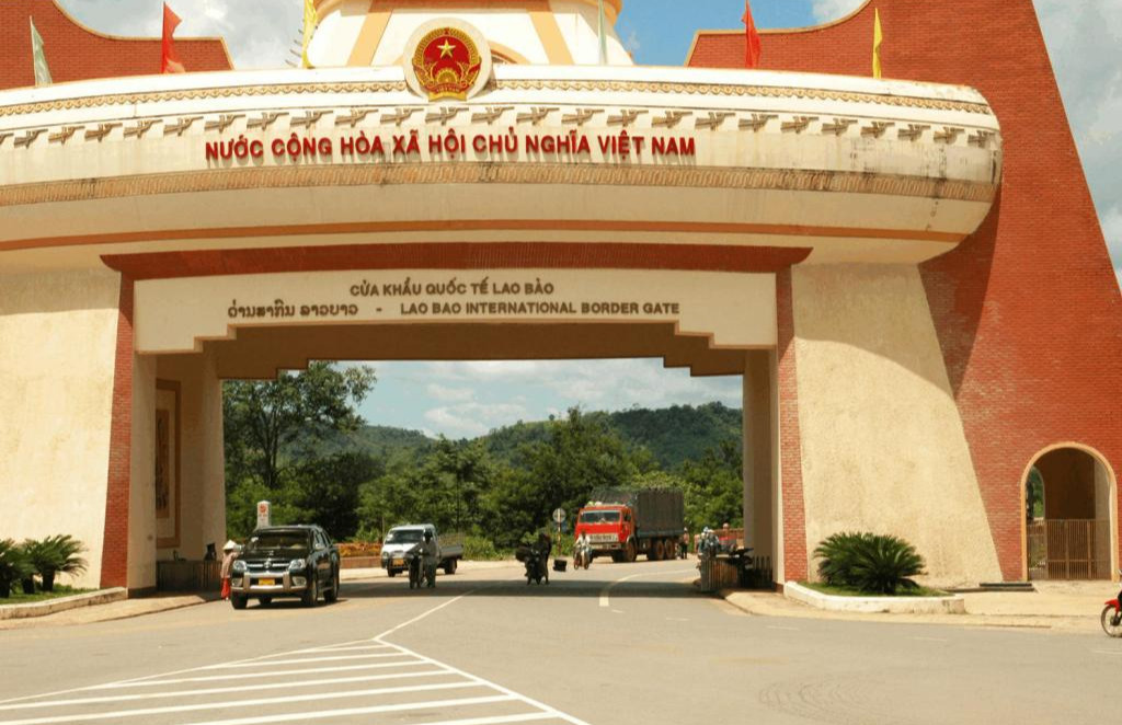 Tuyến biên giới Việt Nam – Lào có bao nhiêu cặp cửa khẩu?