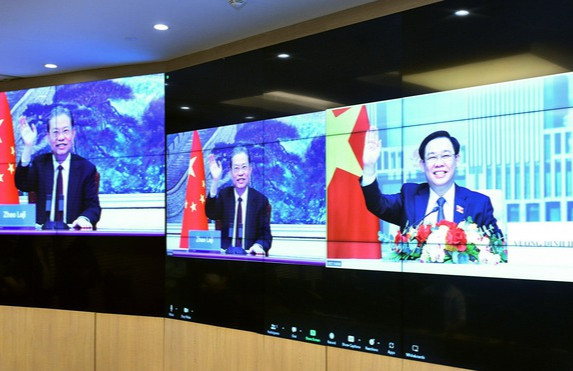 Chủ tịch Quốc hội đề nghị Trung Quốc mở rộng nhập khẩu hàng hóa Việt Nam