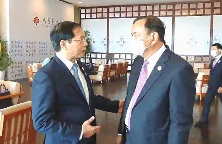 Bộ trưởng Ngoại giao Bùi Thanh Sơn gặp Phó Thủ tướng, Bộ trưởng Ngoại giao và Hợp tác Quốc tế Campuchia