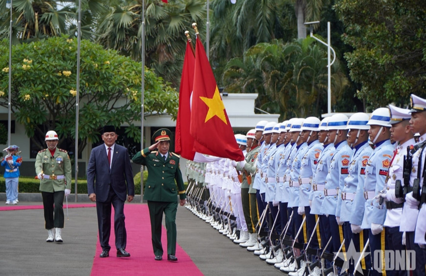 Đại tướng Phan Văn Giang gặp song phương Bộ trưởng Bộ Quốc phòng Indonesia