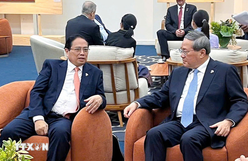 Thủ tướng Chính phủ Phạm Minh Chính gặp Thủ tướng Trung Quốc Lý Cường