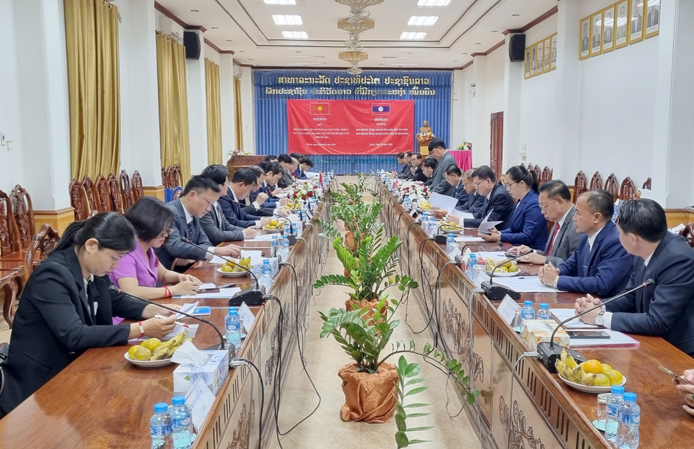 Hội đàm giữa Đoàn đại biểu tỉnh Lai Châu (Việt Nam) và Đoàn đại biểu tỉnh Bò Kẹo (Lào)