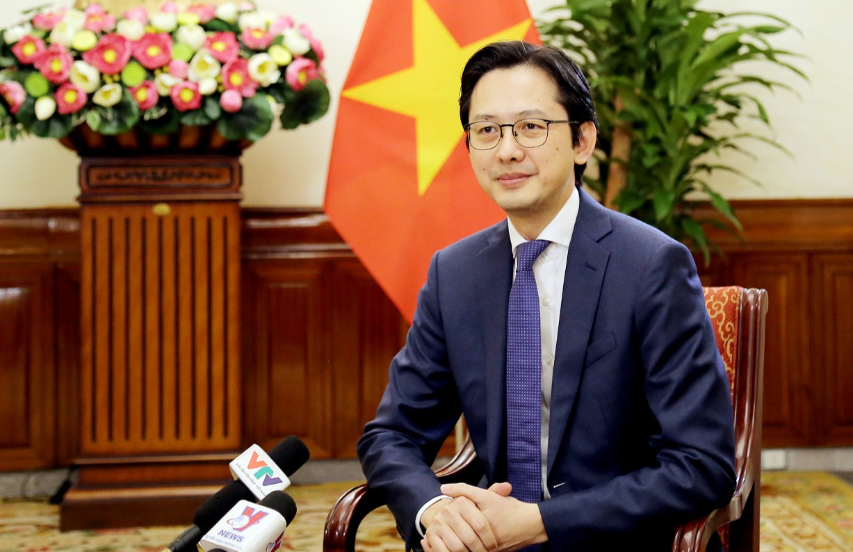 Việt Nam luôn coi trọng và dành ưu tiên cao nhất cho mối quan hệ hữu nghị vĩ đại, đoàn kết đặc biệt, hợp tác toàn diện Việt Nam - Lào