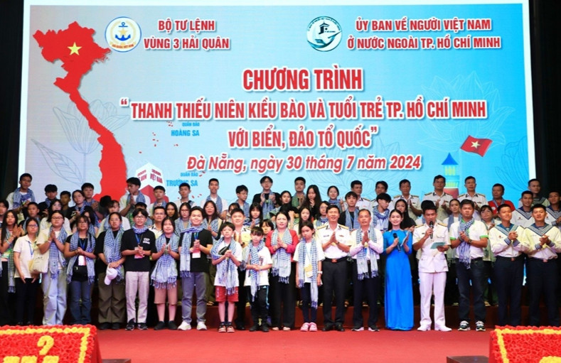 Lan tỏa tình yêu biển, đảo trong thế hệ trẻ