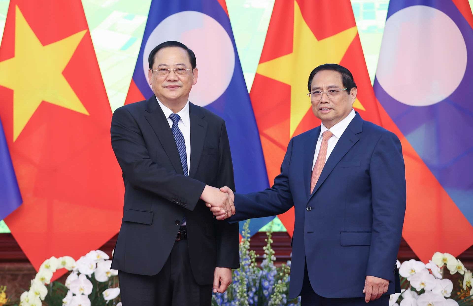 Tăng cường công tác quản lý, bảo vệ biên giới Việt Nam - Lào
