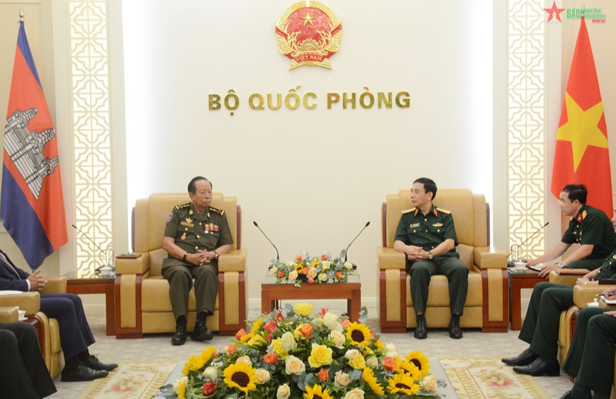 Đại tướng Phan Văn Giang tiếp Bộ trưởng Bộ Quốc phòng Campuchia