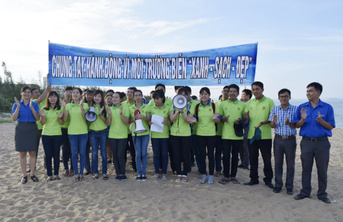 Phú Yên: Thanh niên chung tay bảo vệ môi trường biển
