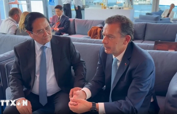 Thủ tướng Chính phủ Phạm Minh Chính gặp Thủ tướng Bồ Đào Nha Luis Montenegro