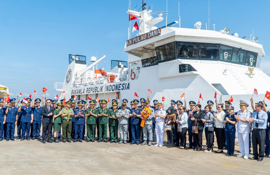 Tàu Cảnh sát biển Indonesia thăm xã giao tỉnh Bà Rịa - Vũng Tàu