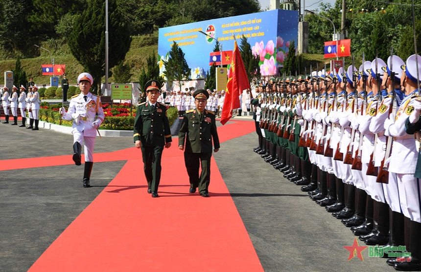 Giao lưu hữu nghị quốc phòng biên giới Việt Nam - Lào lần thứ hai