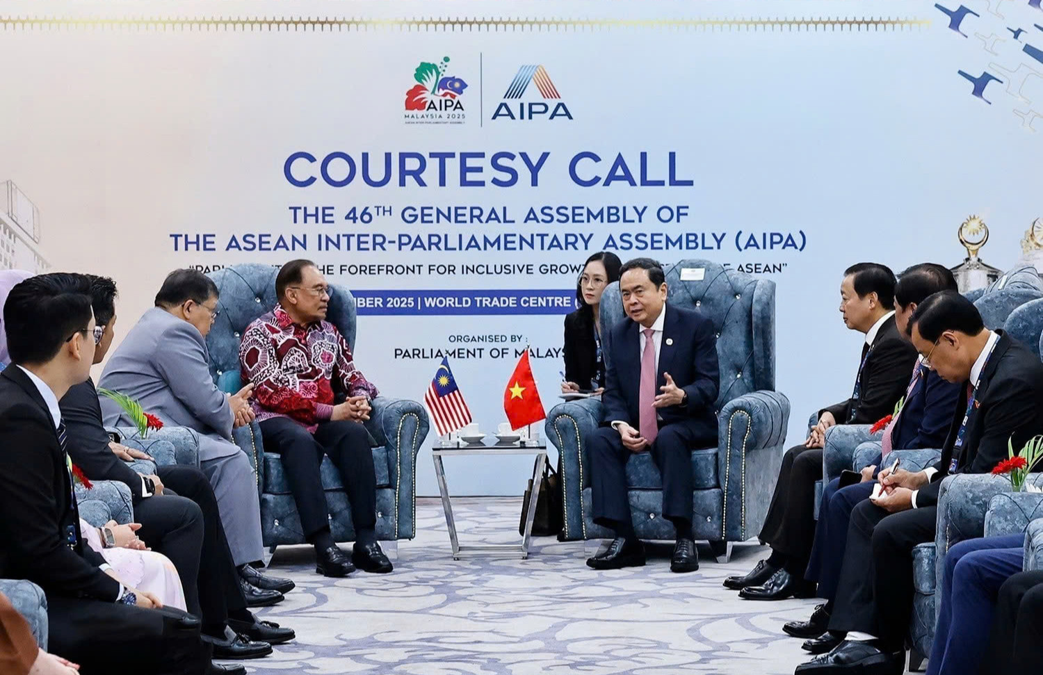   Chủ tịch Quốc hội Trần Thanh Mẫn hội kiến Thủ tướng Malaysia Anwar Ibrahim