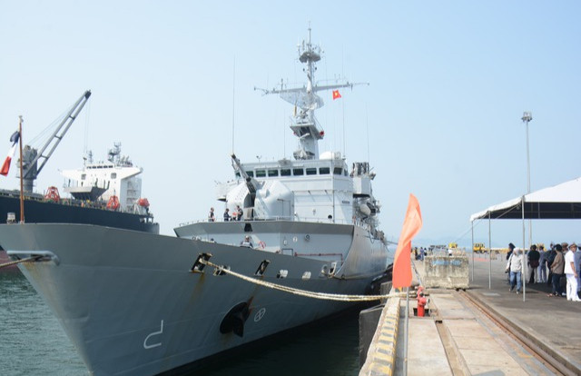 Tàu tuần dương Hải quân Pháp thăm TP. Đà Nẵng