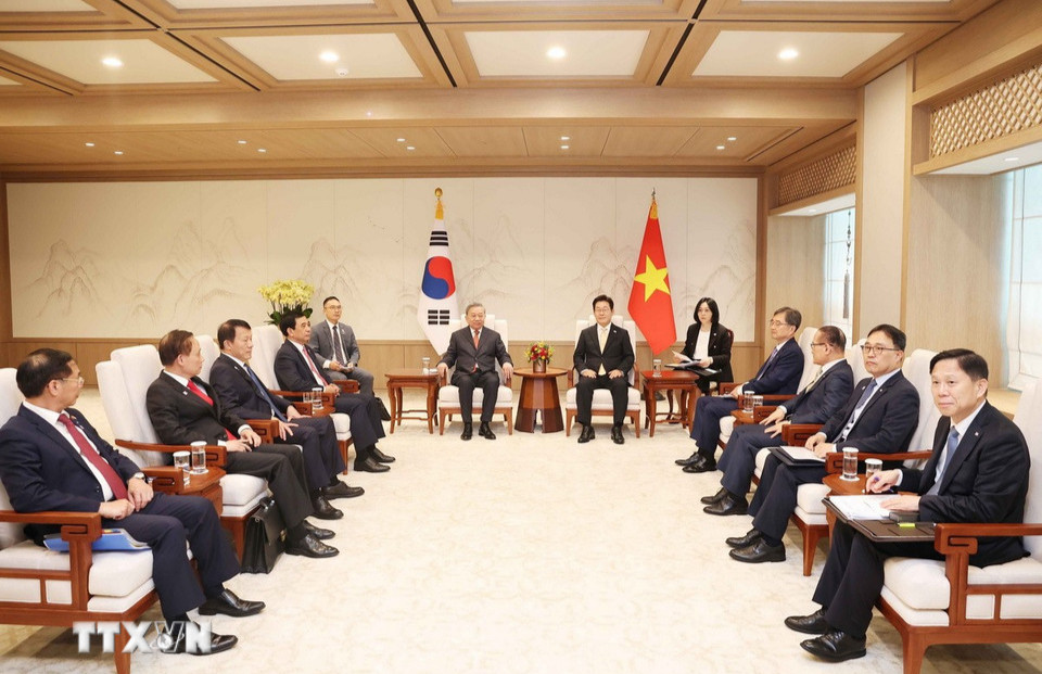Tuyên bố chung về việc làm sâu sắc hơn Quan hệ Đối tác chiến lược toàn diện Việt Nam – Hàn Quốc
