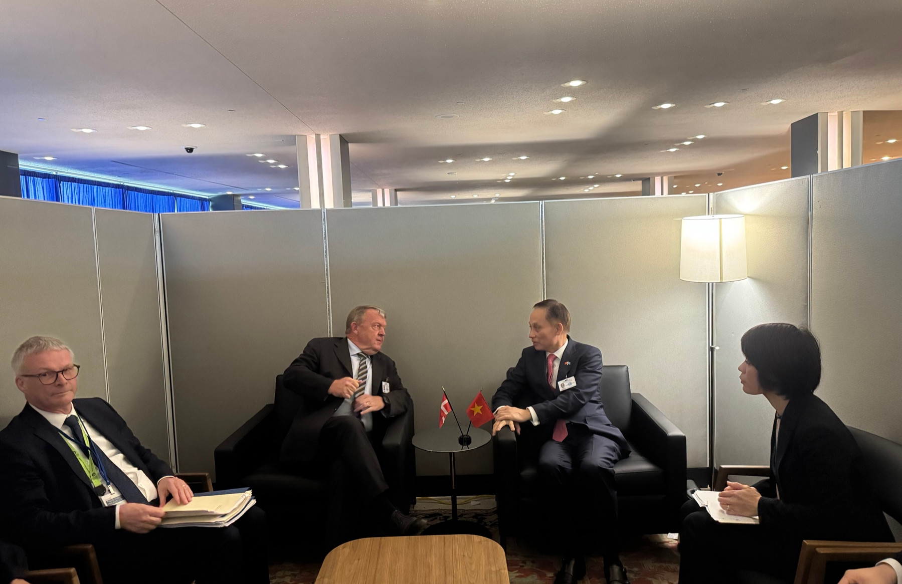   Quyền Bộ trưởng Lê Hoài Trung gặp Bộ trưởng Ngoại giao Đan Mạch