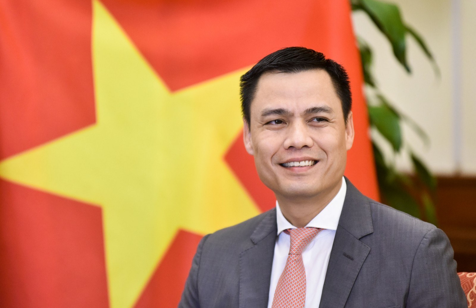 Trả lời phỏng vấn của Thứ trưởng Đặng Hoàng Giang nhân dịp 80 năm thành lập Ngành Ngoại giao