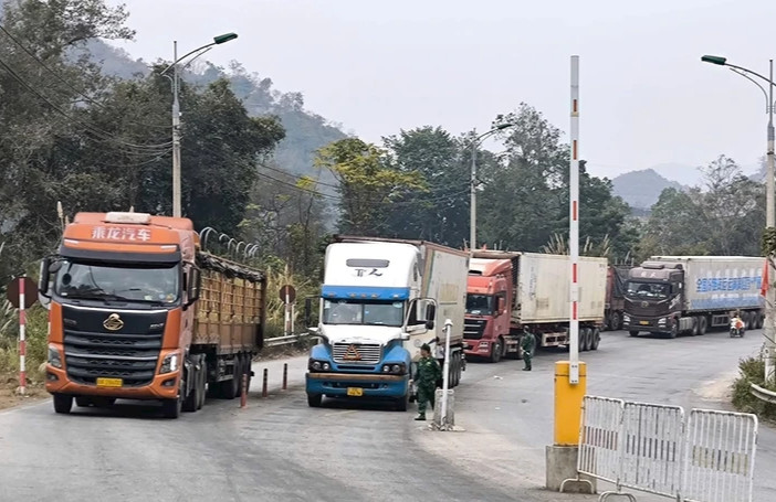 Tạo thuận lợi giao thương nông sản qua cửa khẩu