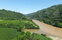 Sau khi Nghị định thư PGCM biên giới trên đất liền Việt Nam – Trung Quốc có hiệu lực, việc thay đổi địa hình sông, suối biên giới ảnh hưởng như thế nào đến hướng đi và vị trí của đường biên giới 
