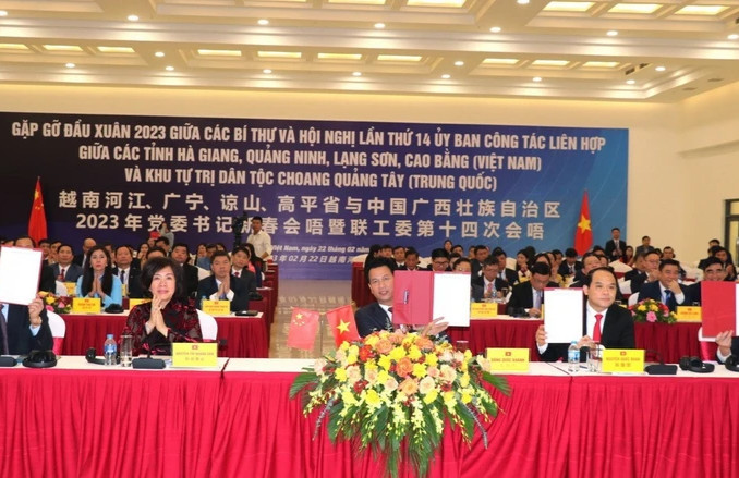 Gặp gỡ đầu Xuân giữa lãnh đạo các địa phương của Việt Nam và Trung Quốc