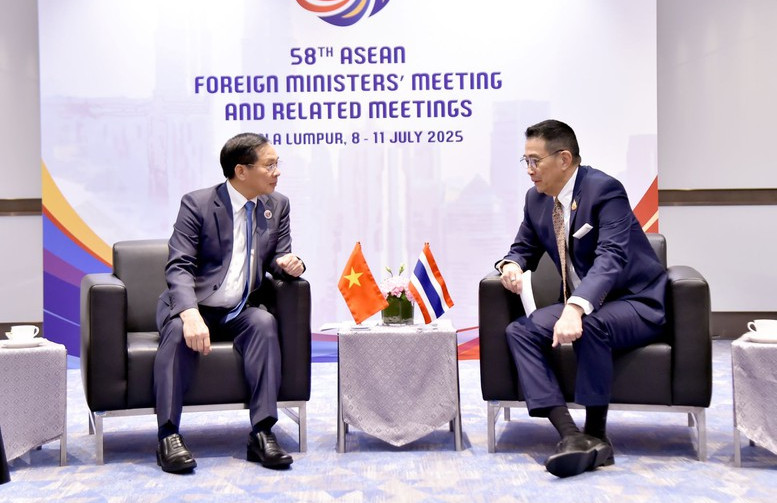  Phó Thủ tướng, Bộ trưởng Ngoại giao Bùi Thanh Sơn gặp Bộ trưởng Ngoại giao Thái Lan Maris Sangiampongsa 