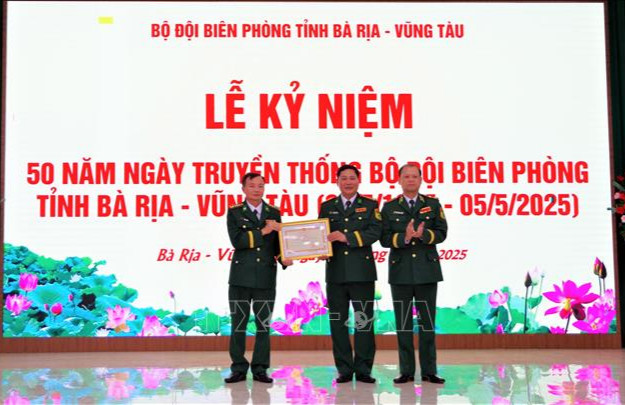 Sát cánh cùng chính quyền, nhân dân bảo vệ vững chắc chủ quyền, an ninh biên giới biển, đảo