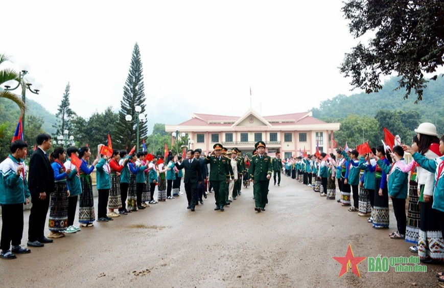 Giao lưu Quốc phòng Thanh Hóa - Hủa Phăn