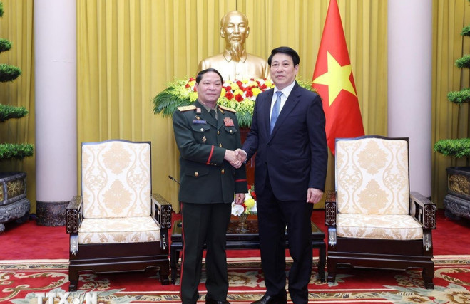   Chủ tịch nước tiếp Chủ nhiệm Tổng cục Chính trị Quân đội nhân dân Lào