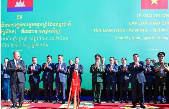 Khai trương chính thức cặp cửa khẩu quốc tế Tân Nam (Việt Nam) - Meun Chey (Campuchia)