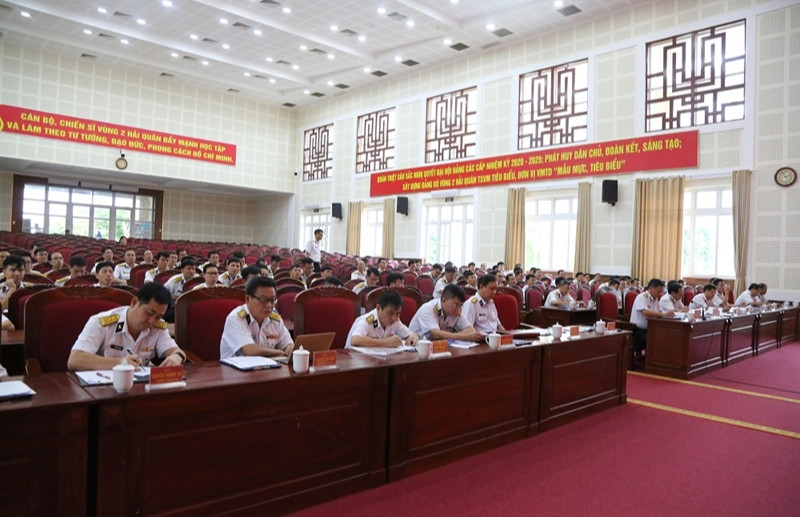 Quân chủng Hải quân hoàn thành tốt nhiệm vụ chống khai thác hải sản bất hợp pháp