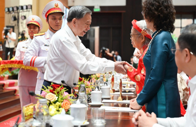   Câu chuyện xúc động trong lễ gặp mặt của Tổng Bí thư với tướng lĩnh quân đội