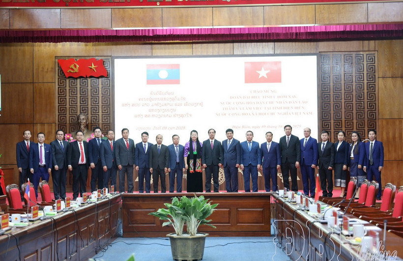   Điện Biên trao đổi kinh nghiệm vận hành chính quyền 2 cấp với địa phương của Lào